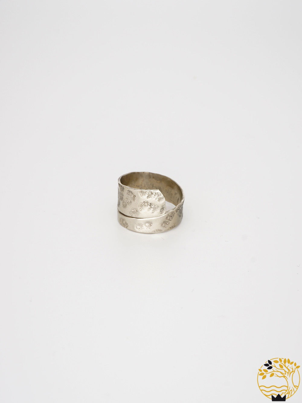 Silberner Fingerring mit Muster