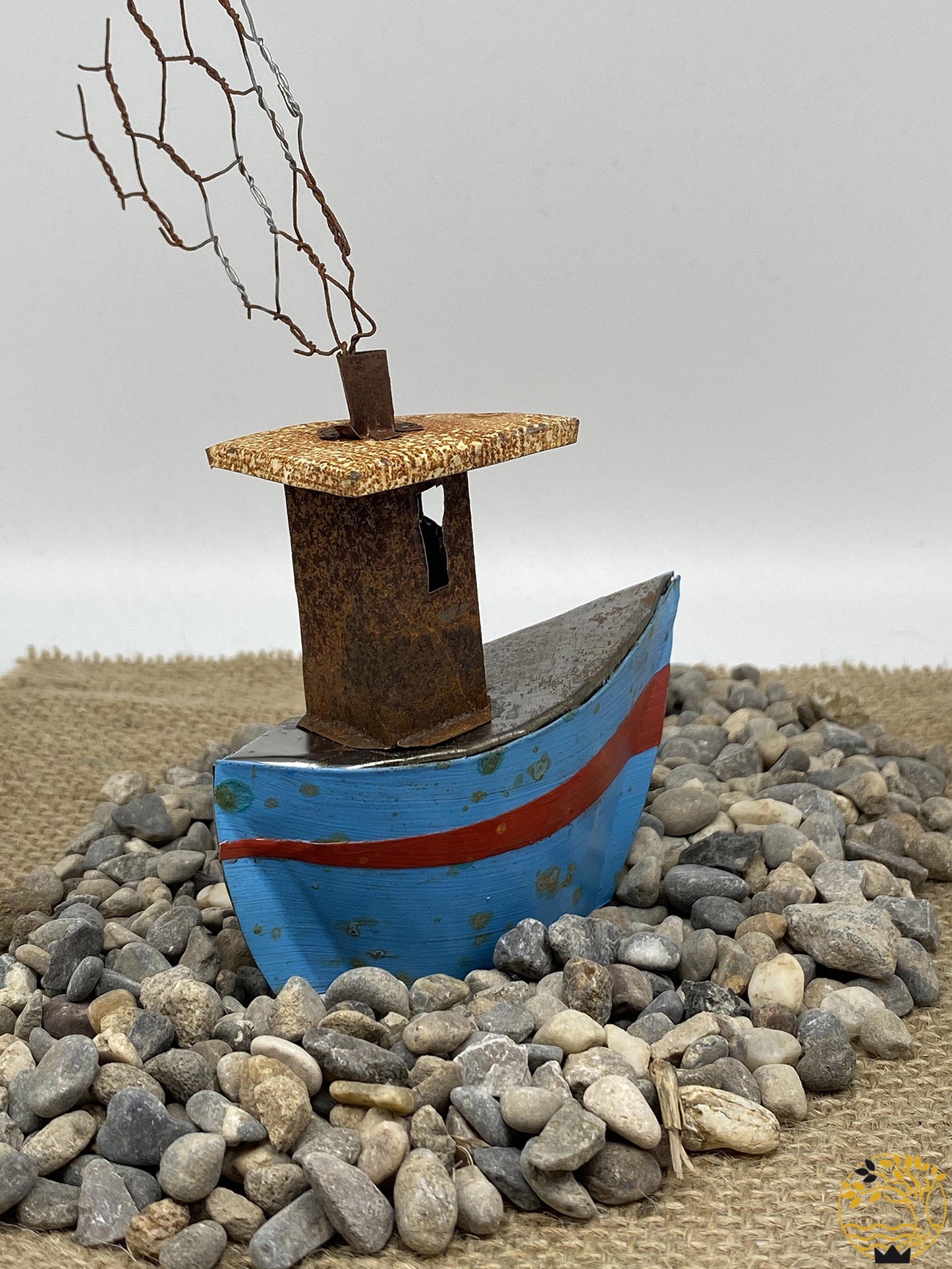 Fischerboot zum Aufstellen aus recyceltem Material hellblau/rot/hellblau - werkvoll.ch