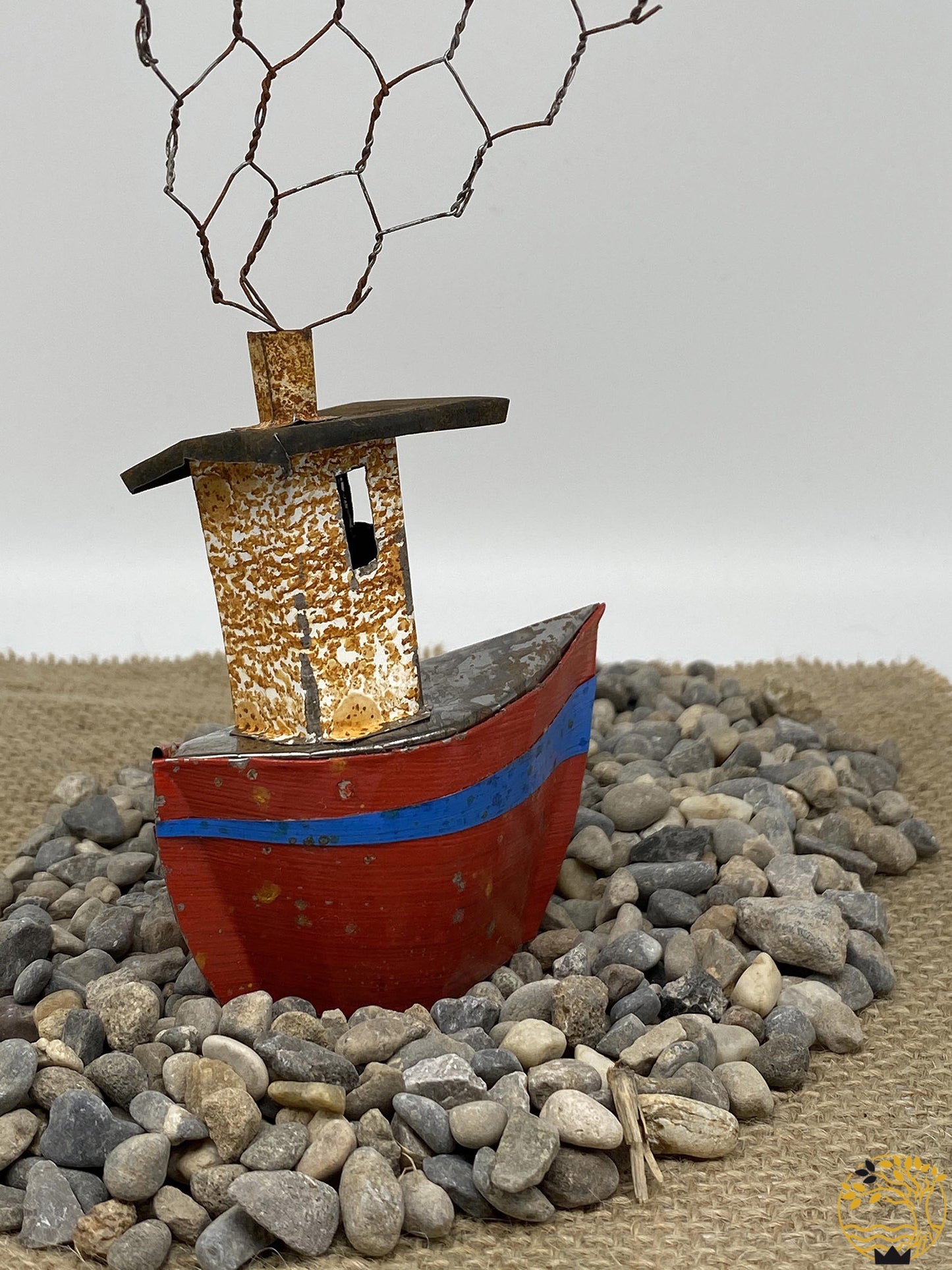 Fischerboot zum Aufstellen aus recyceltem Material rot/blau - werkvoll.ch