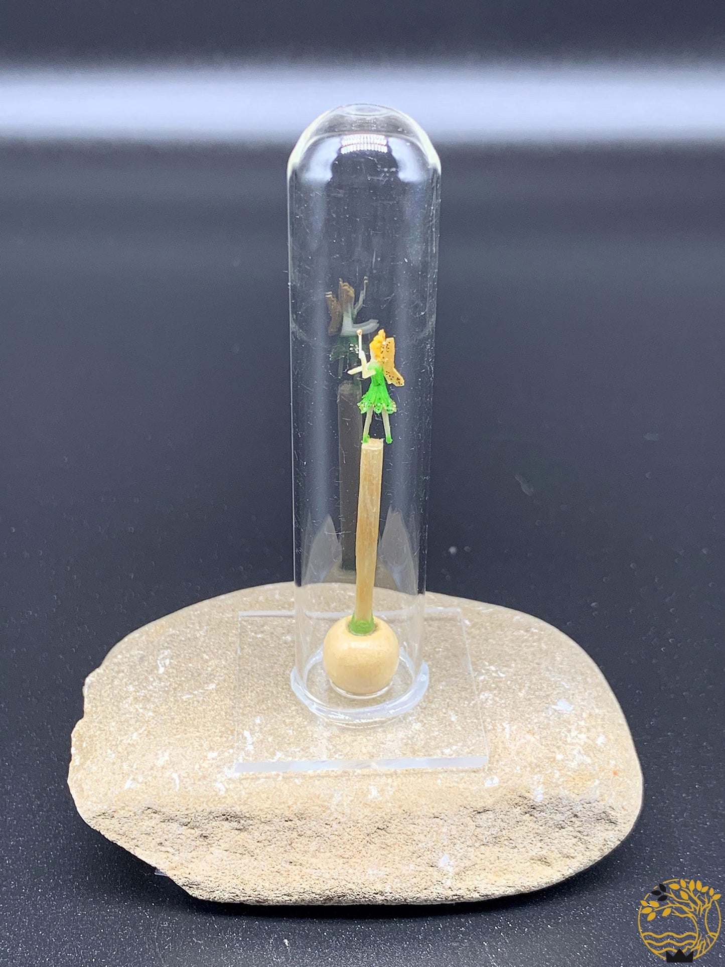 Tinkerbell aus einem geschnitzten Zündholz