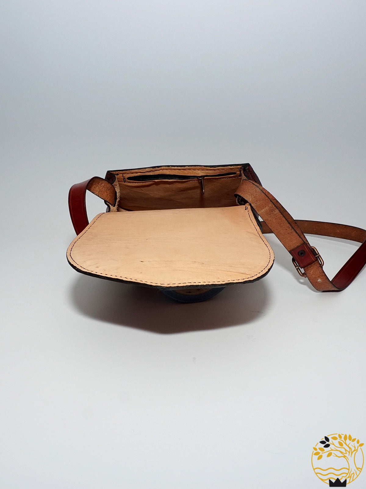 Braune Tasche aus Rindsleder mit Musterung
