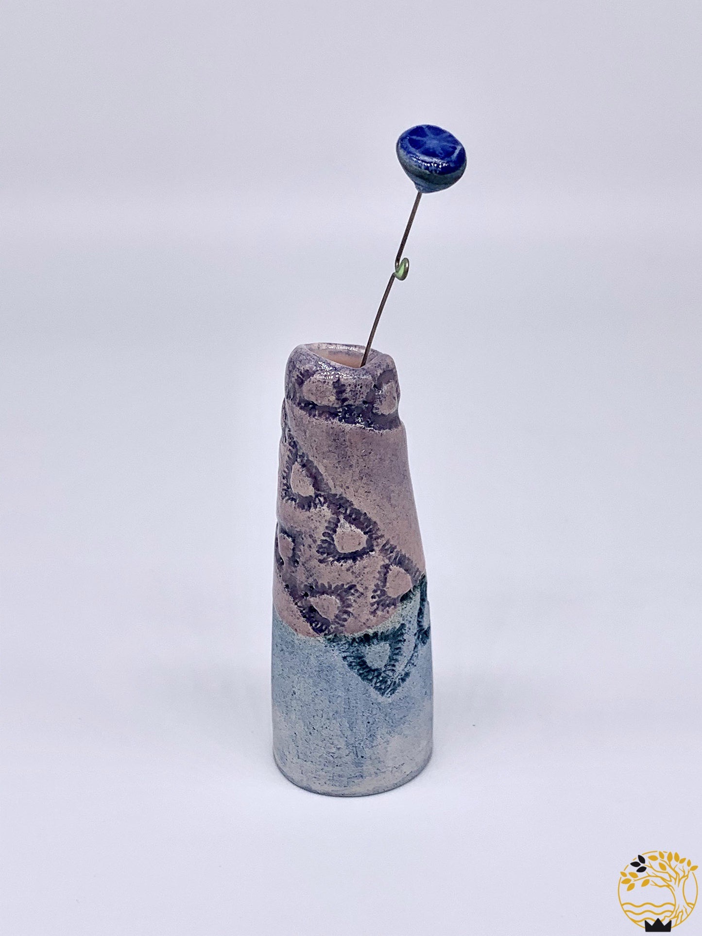 Keramik Vase mit Blume in lila - werkvoll.ch